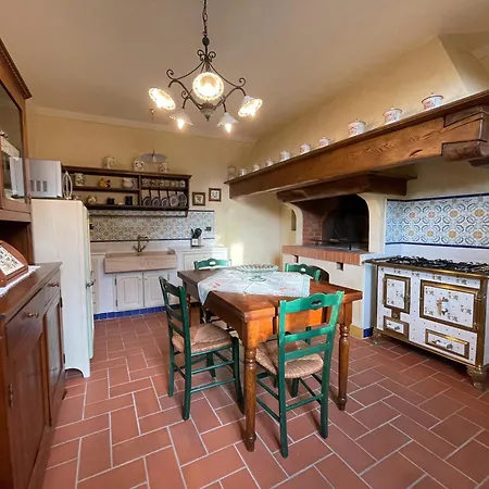 Holiday home Art Il Vecchio Merlo Larciano